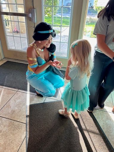 Hire Jasmine for birthday parties - Aladdin Arabian Princess character performer