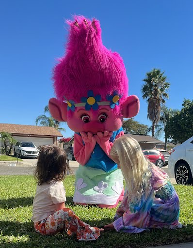 Poppy Trolls mascot character for birthday parties in Houston