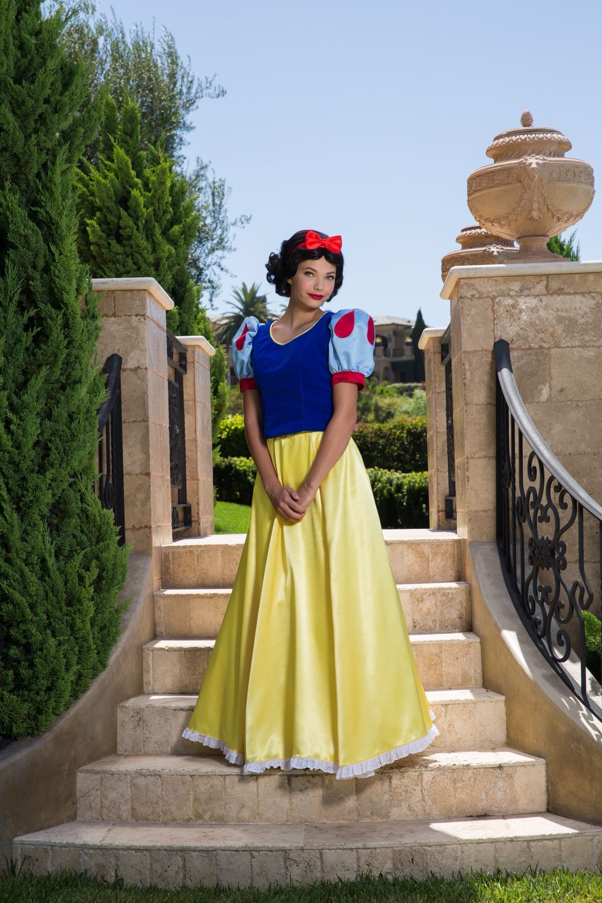Hire Snow White for birthday parties - Classic fairy tale princess character performer