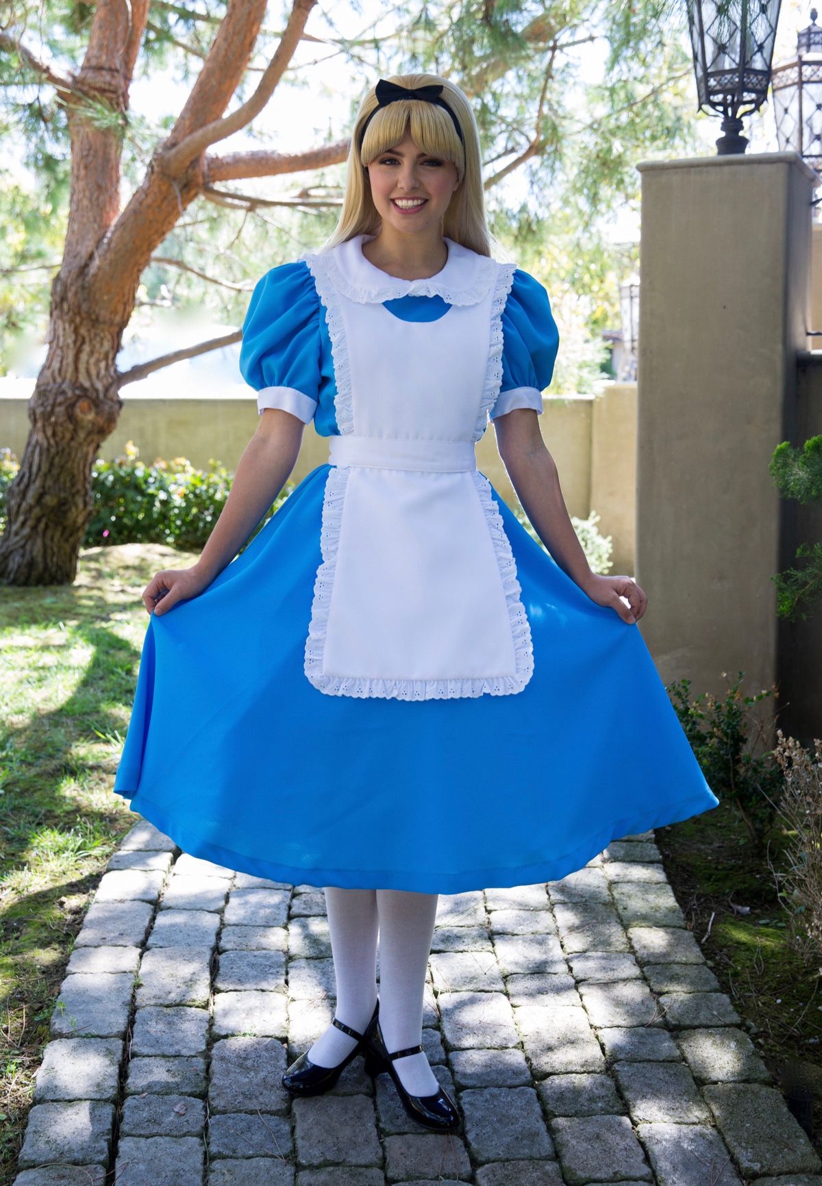 Alice in Wonderland party entertainment