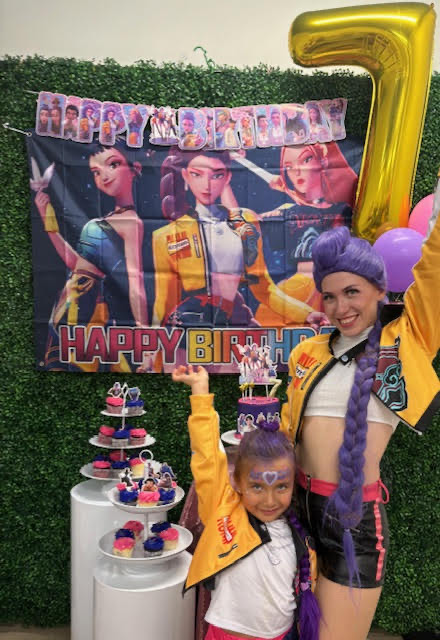 Rumi K-pop style party character